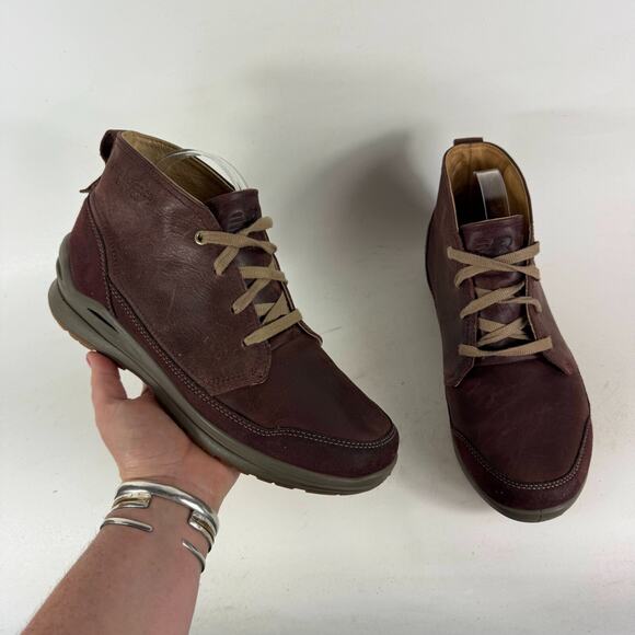 New Balance Vintage 3020 Chukka Boots Men 8.5 Cherry Brown Leather Lace Up Ankle - Picture 1 of 10